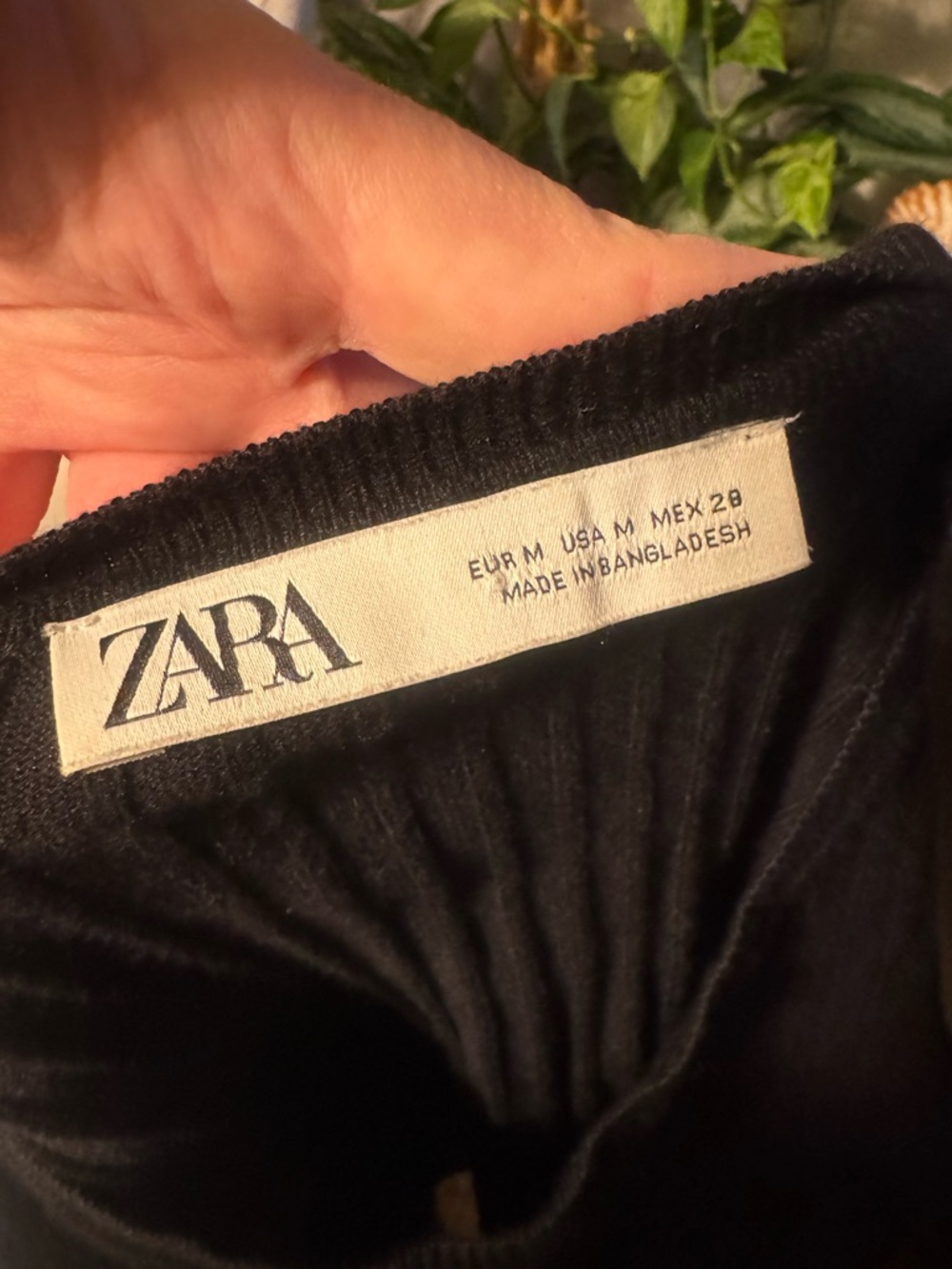 Zara Black Ribbed Puff Sleeve Top - Picture 2 of 3